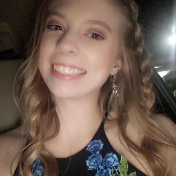 Meet your Posher, Ashlyn - Picture 1 of 1